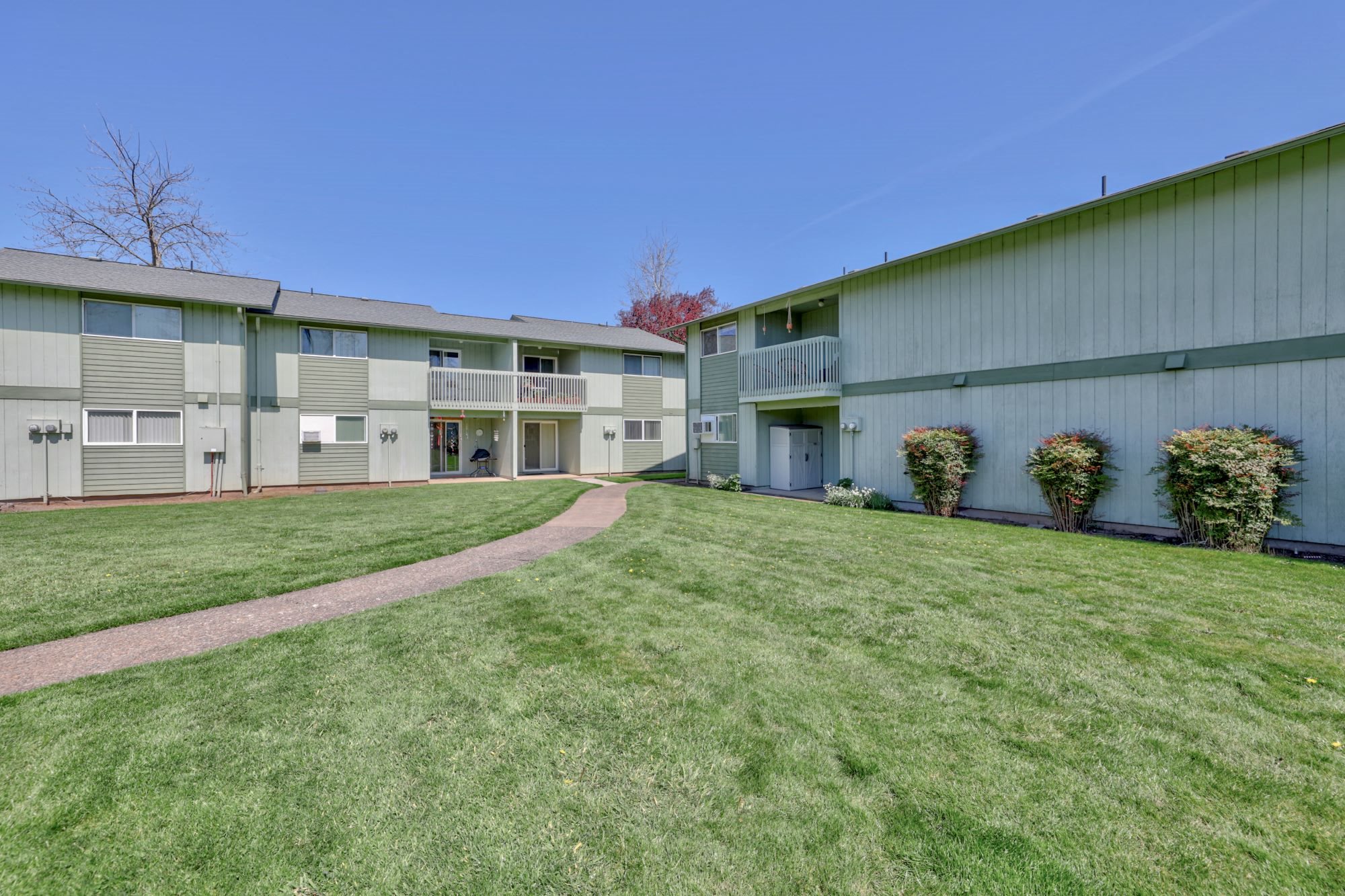 Photos and Video of Sequoia Apartments in Springfield, OR